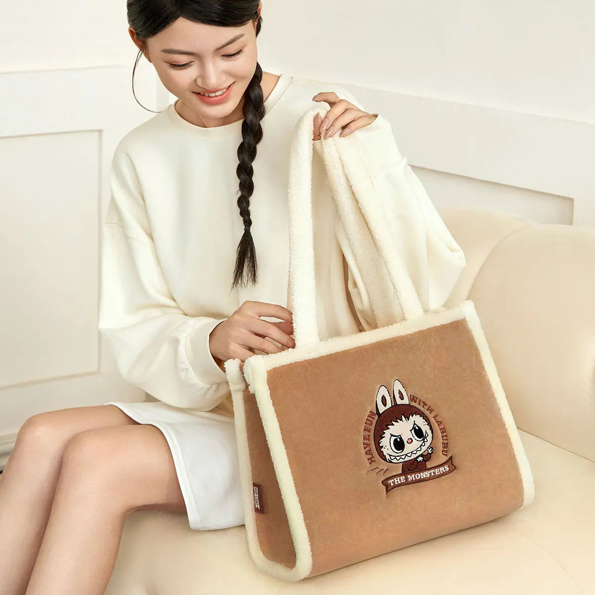 Labubu - Canavarlar Peluş Tote Omuz Çantası-1